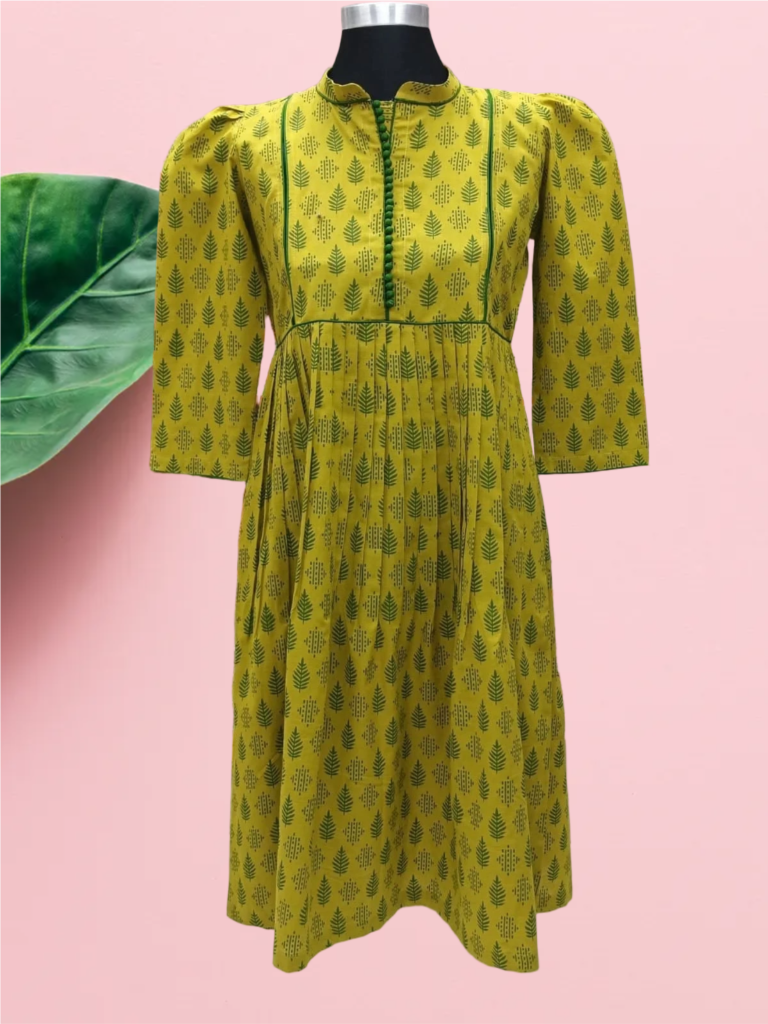 উজ্জ্বল ফুলেল প্রিন্টেড আনারকালী কুর্তা – রুচিশীল আভিজাত্যের ছোঁয়া